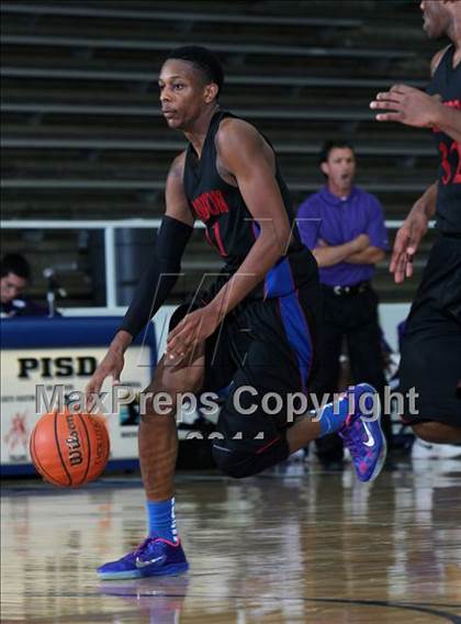 Thumbnail 3 in Warren vs Dawson (McDonald's Texas Invitational)  photogallery.