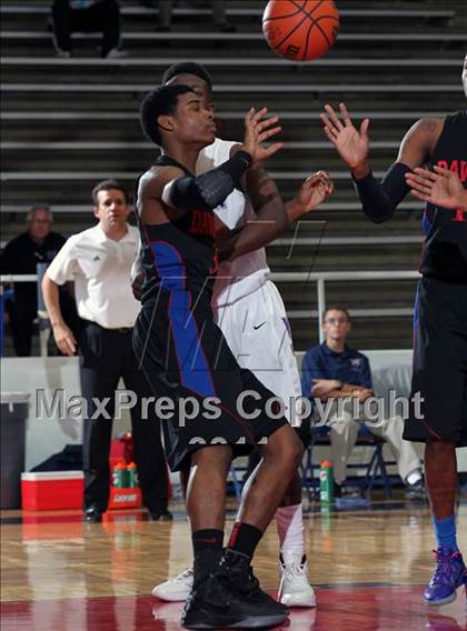 Thumbnail 2 in Warren vs Dawson (McDonald's Texas Invitational)  photogallery.