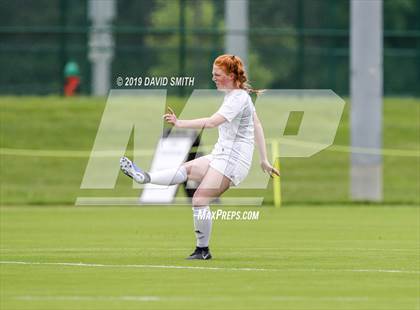 Thumbnail 3 in Notre Dame vs. Pleasant Hill (MSHSAA Class 2 Semifinal) photogallery.