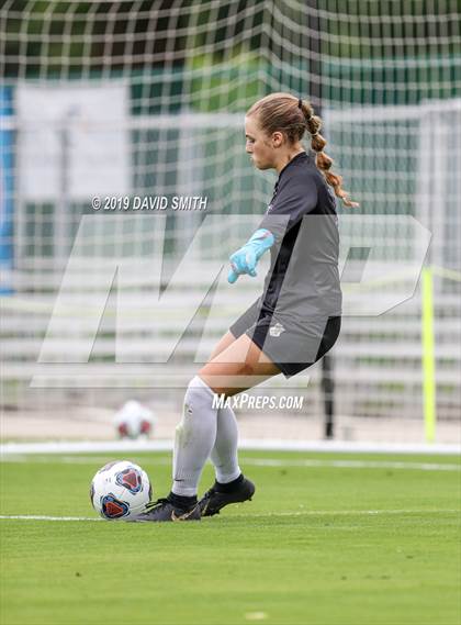 Thumbnail 3 in Notre Dame vs. Pleasant Hill (MSHSAA Class 2 Semifinal) photogallery.