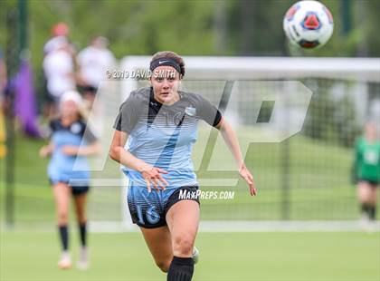 Thumbnail 3 in Notre Dame vs. Pleasant Hill (MSHSAA Class 2 Semifinal) photogallery.