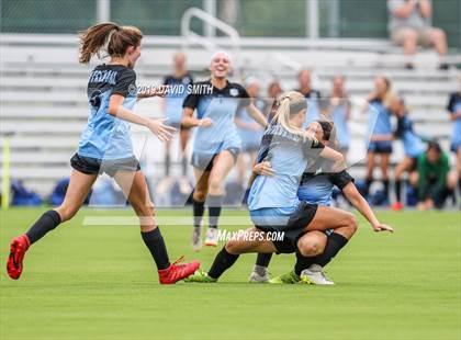 Thumbnail 3 in Notre Dame vs. Pleasant Hill (MSHSAA Class 2 Semifinal) photogallery.