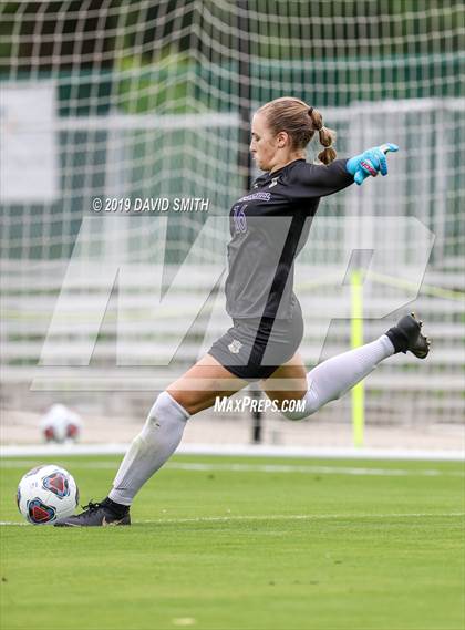 Thumbnail 2 in Notre Dame vs. Pleasant Hill (MSHSAA Class 2 Semifinal) photogallery.