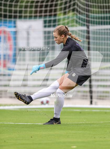 Thumbnail 1 in Notre Dame vs. Pleasant Hill (MSHSAA Class 2 Semifinal) photogallery.