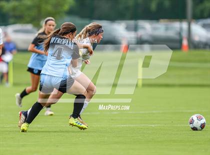 Thumbnail 3 in Notre Dame vs. Pleasant Hill (MSHSAA Class 2 Semifinal) photogallery.