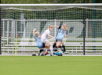Thumbnail 2 in Notre Dame vs. Pleasant Hill (MSHSAA Class 2 Semifinal) photogallery.
