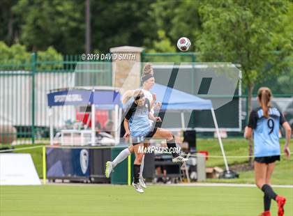 Thumbnail 3 in Notre Dame vs. Pleasant Hill (MSHSAA Class 2 Semifinal) photogallery.