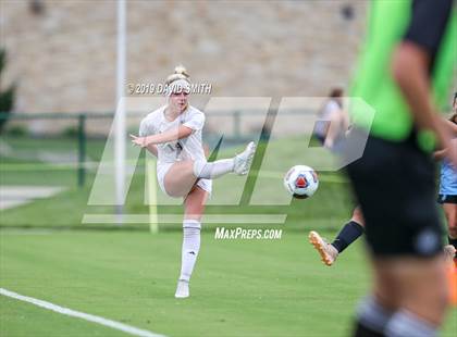 Thumbnail 2 in Notre Dame vs. Pleasant Hill (MSHSAA Class 2 Semifinal) photogallery.