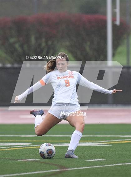 Thumbnail 3 in Sprague vs. Jesuit (OSAA 6A 1st Round) photogallery.