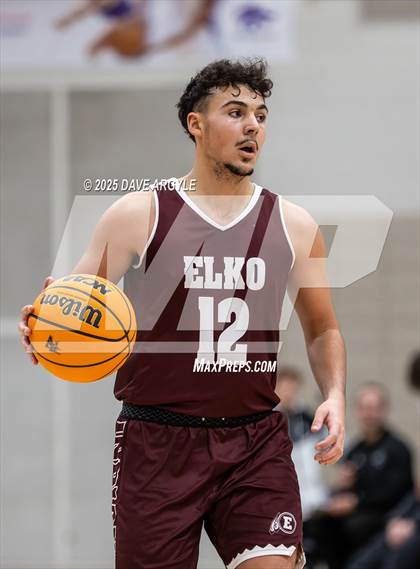 Thumbnail 1 in Pine View vs. Elko (Riverton Holiday Tournament) photogallery.