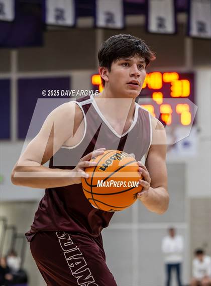 Thumbnail 1 in Pine View vs. Elko (Riverton Holiday Tournament) photogallery.