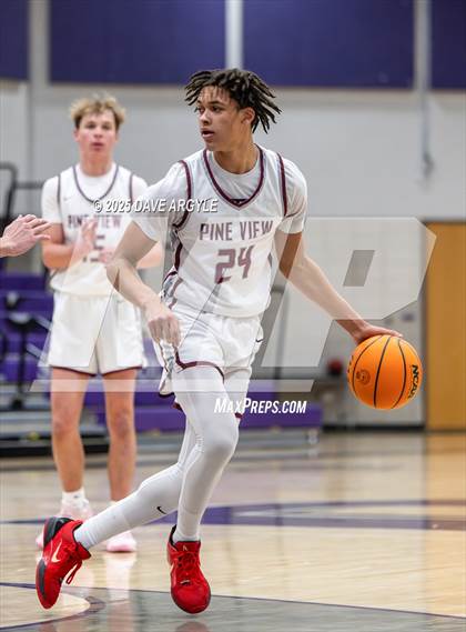 Thumbnail 2 in Pine View vs. Elko (Riverton Holiday Tournament) photogallery.