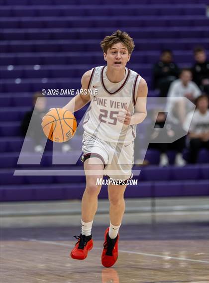 Thumbnail 2 in Pine View vs. Elko (Riverton Holiday Tournament) photogallery.