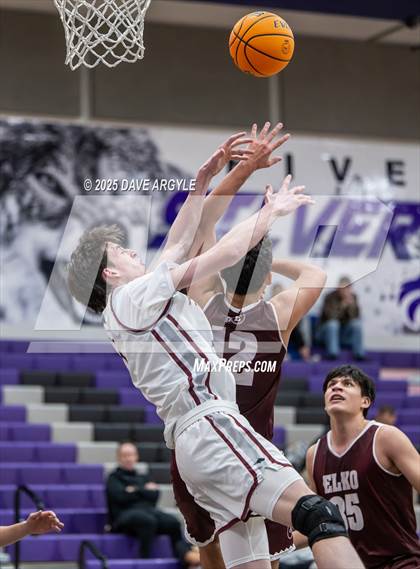 Thumbnail 3 in Pine View vs. Elko (Riverton Holiday Tournament) photogallery.