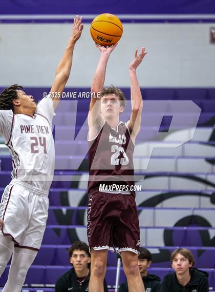 Thumbnail 3 in Pine View vs. Elko (Riverton Holiday Tournament) photogallery.