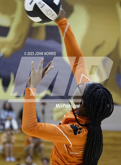 Thumbnail 2 in Fort Wayne Northrop @ Leo photogallery.