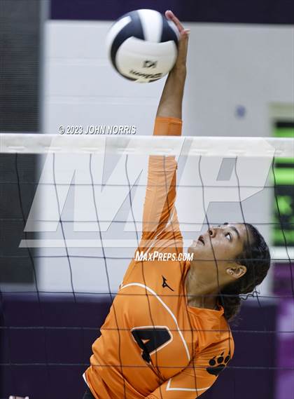 Thumbnail 3 in Fort Wayne Northrop @ Leo photogallery.