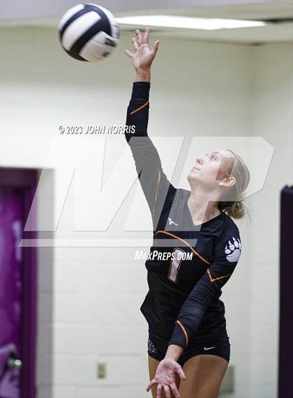 Thumbnail 3 in Fort Wayne Northrop @ Leo photogallery.