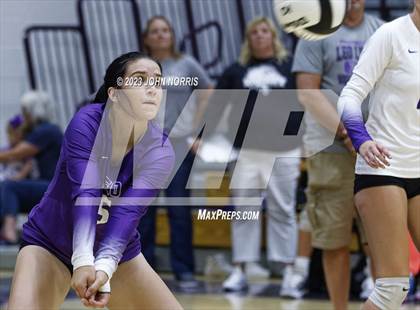 Thumbnail 3 in Fort Wayne Northrop @ Leo photogallery.