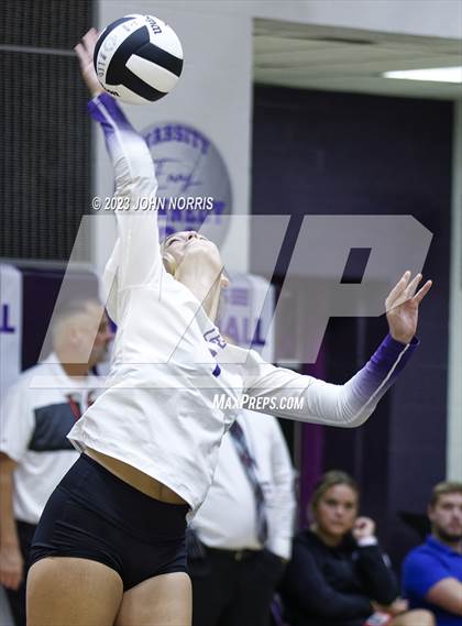 Thumbnail 3 in Fort Wayne Northrop @ Leo photogallery.