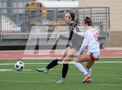 Thumbnail 2 in Lee vs Clark photogallery.