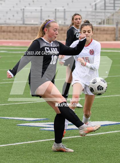 Thumbnail 2 in Lee vs Clark photogallery.