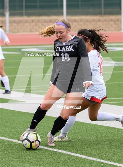 Thumbnail 3 in Lee vs Clark photogallery.