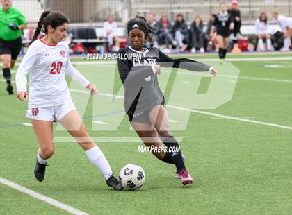 Thumbnail 2 in Lee vs Clark photogallery.