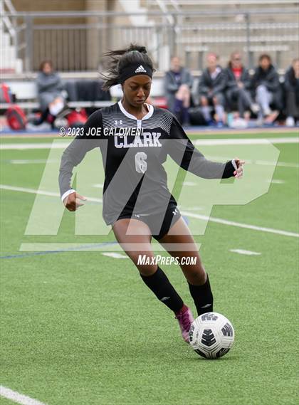 Thumbnail 2 in Lee vs Clark photogallery.