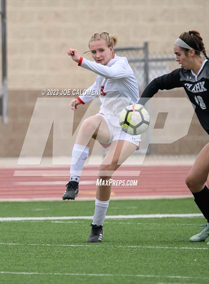 Thumbnail 2 in Lee vs Clark photogallery.