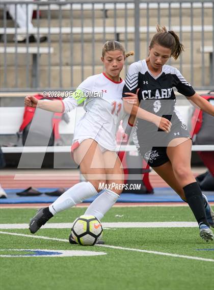 Thumbnail 2 in Lee vs Clark photogallery.