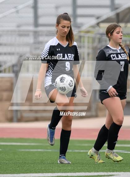 Thumbnail 3 in Lee vs Clark photogallery.