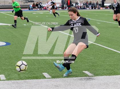 Thumbnail 2 in Lee vs Clark photogallery.