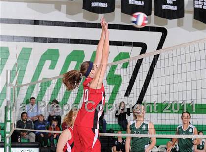 Thumbnail 1 in South Shore vs. Siren (WIAA D4 Regionals) photogallery.