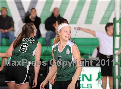 Thumbnail 2 in South Shore vs. Siren (WIAA D4 Regionals) photogallery.