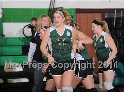 Thumbnail 1 in South Shore vs. Siren (WIAA D4 Regionals) photogallery.