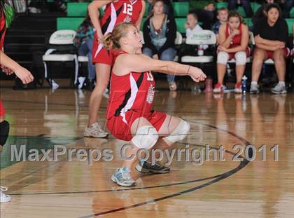 Thumbnail 2 in South Shore vs. Siren (WIAA D4 Regionals) photogallery.