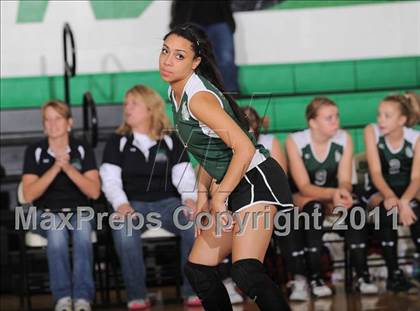 Thumbnail 2 in South Shore vs. Siren (WIAA D4 Regionals) photogallery.