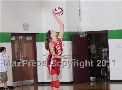 Thumbnail 2 in South Shore vs. Siren (WIAA D4 Regionals) photogallery.