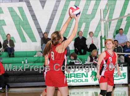 Thumbnail 1 in South Shore vs. Siren (WIAA D4 Regionals) photogallery.