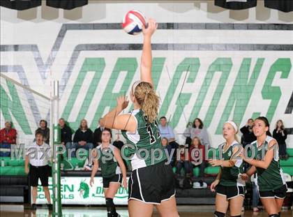 Thumbnail 2 in South Shore vs. Siren (WIAA D4 Regionals) photogallery.