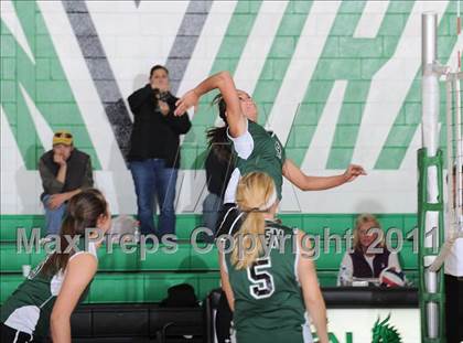 Thumbnail 3 in South Shore vs. Siren (WIAA D4 Regionals) photogallery.