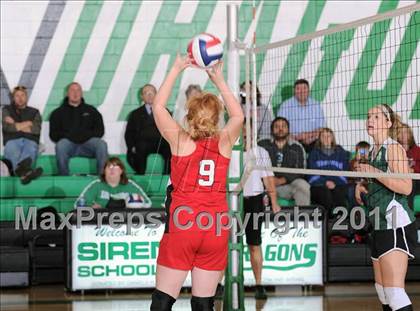 Thumbnail 3 in South Shore vs. Siren (WIAA D4 Regionals) photogallery.