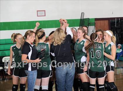 Thumbnail 1 in South Shore vs. Siren (WIAA D4 Regionals) photogallery.