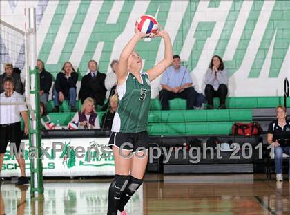 Thumbnail 2 in South Shore vs. Siren (WIAA D4 Regionals) photogallery.