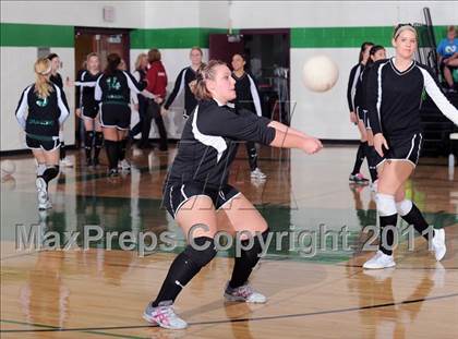 Thumbnail 1 in South Shore vs. Siren (WIAA D4 Regionals) photogallery.