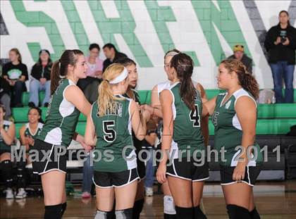 Thumbnail 1 in South Shore vs. Siren (WIAA D4 Regionals) photogallery.