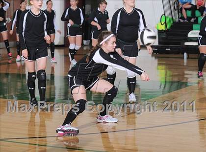 Thumbnail 1 in South Shore vs. Siren (WIAA D4 Regionals) photogallery.