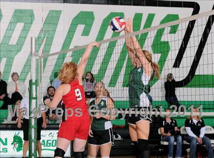 Thumbnail 1 in South Shore vs. Siren (WIAA D4 Regionals) photogallery.