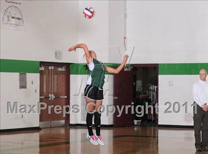 Thumbnail 2 in South Shore vs. Siren (WIAA D4 Regionals) photogallery.